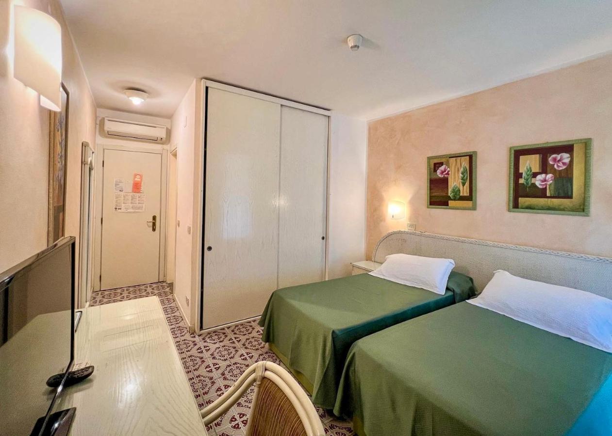 Hotel Meridiana 坎普码港 外观 照片